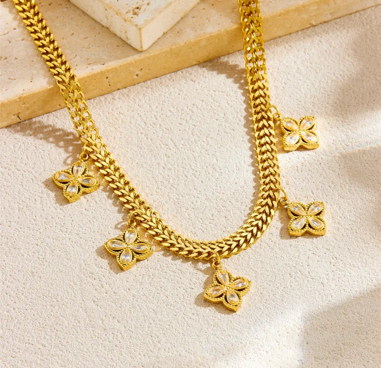 Chunky clover charms