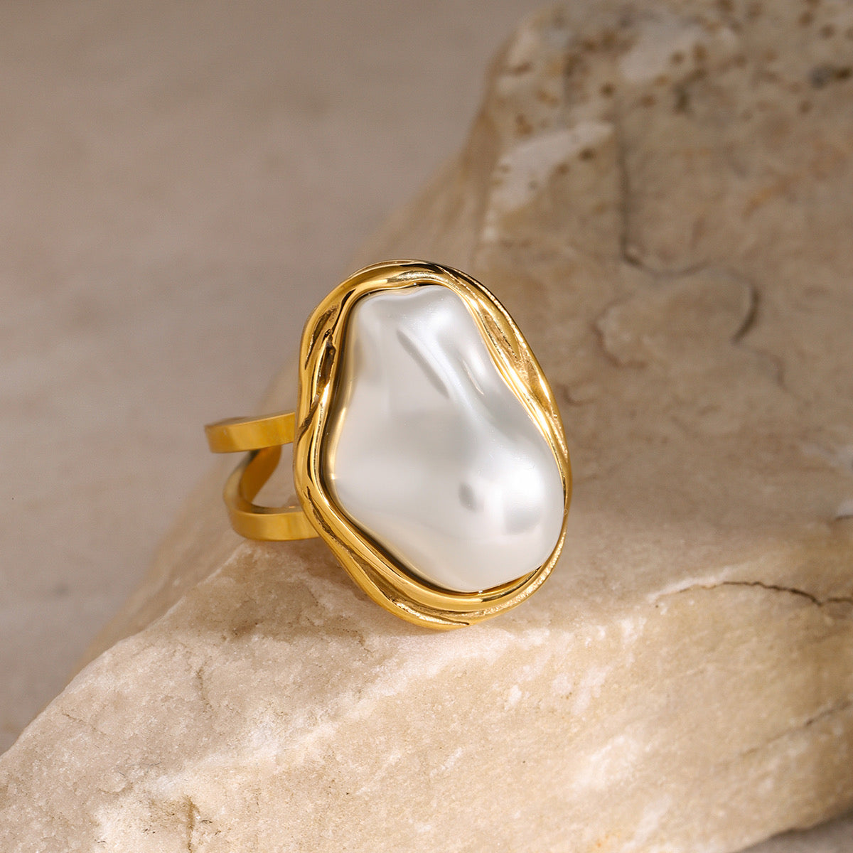 Avina Ring