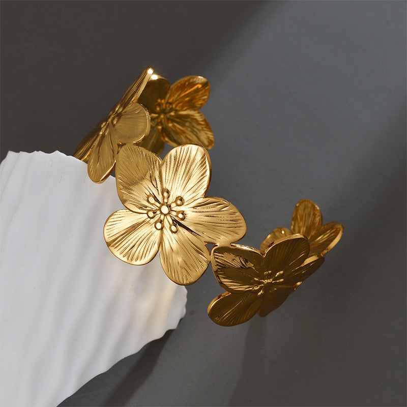 Azalia Bangle