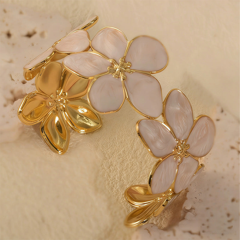 Azalia Bangle