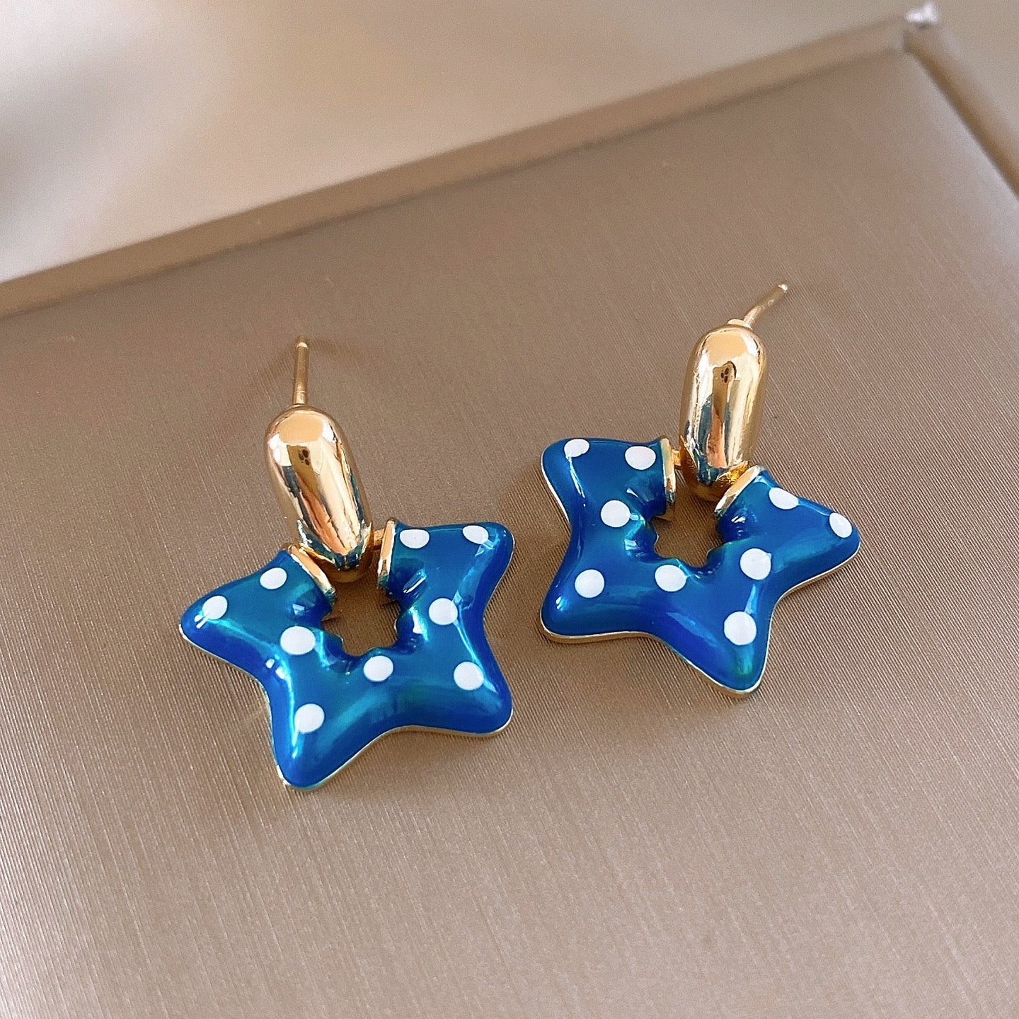 Estrella Dots