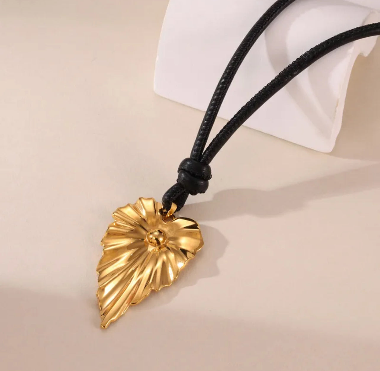 Cove Necklace